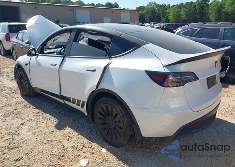 2021 Tesla Model Y Long Range Dual Motor All-Wheel Drive z USA, uszkodzony, nr VIN 5YJYGDEE0MF204377